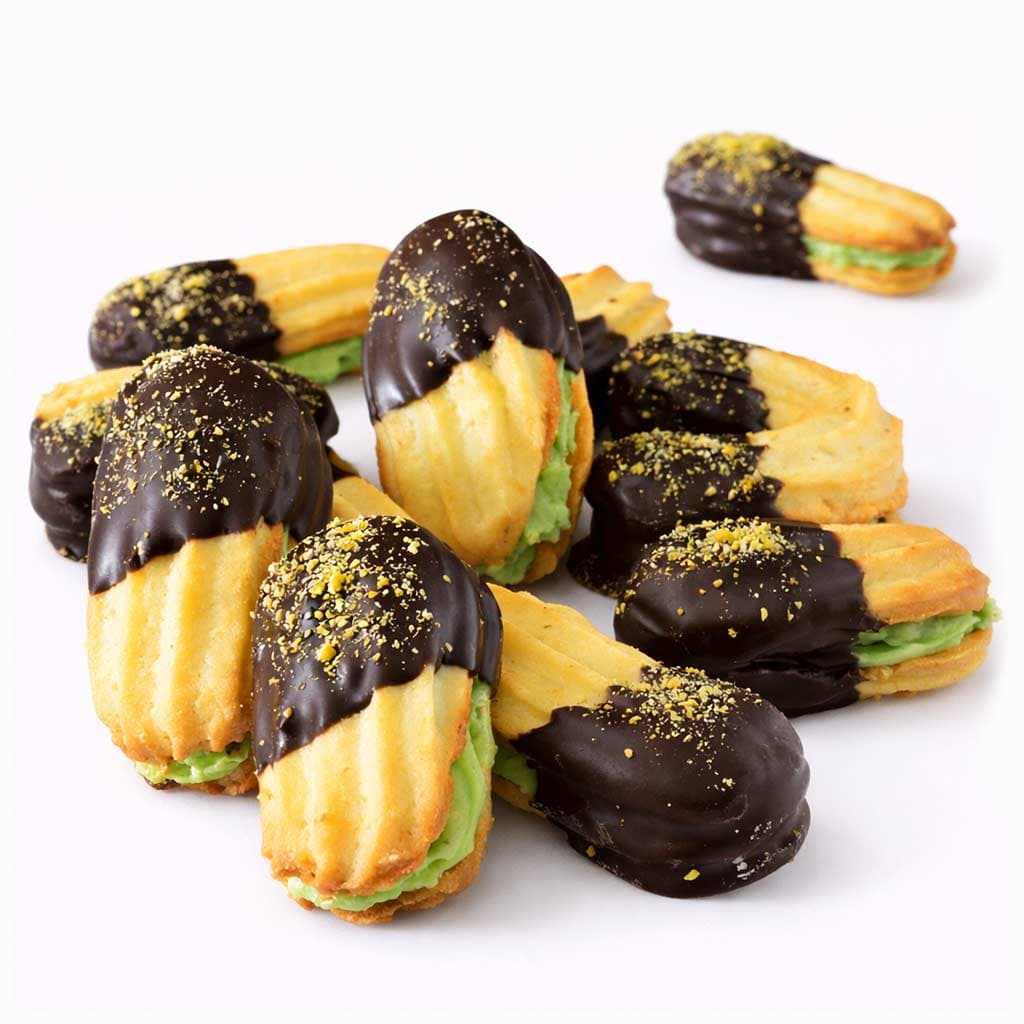 Biscotti Excelsior serviti su piatto decorato