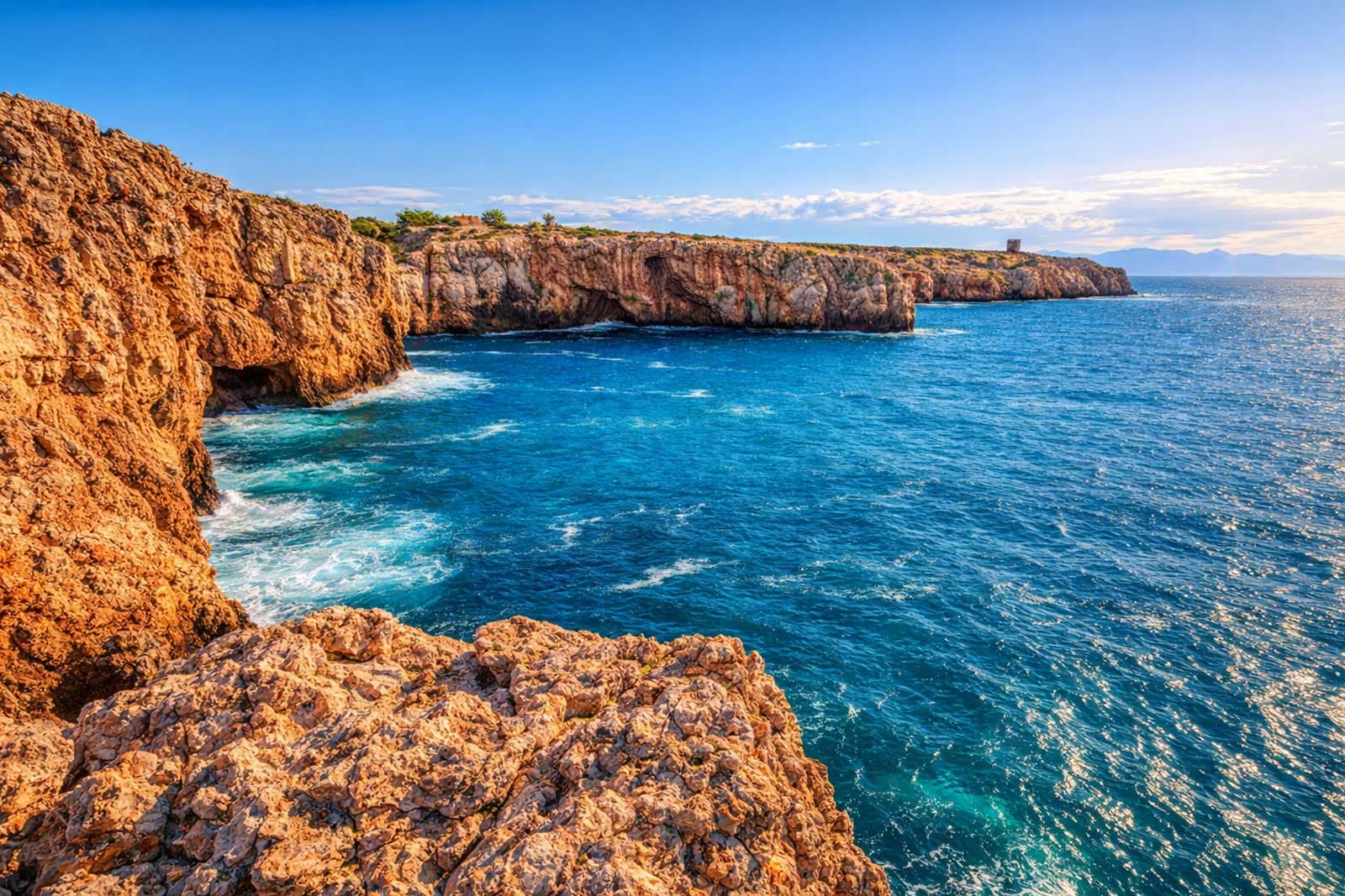 Veduta della costa e della macchia mediterranea della Riserva di Capo Rama